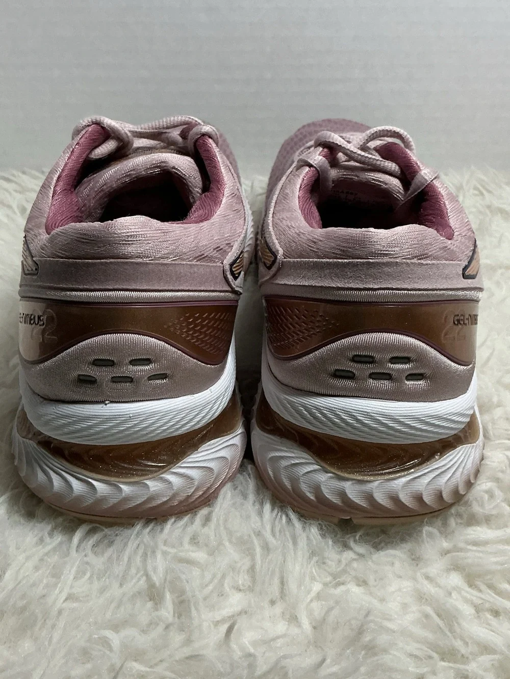 ASICS Gel Nimbus 22 Rose Gold Watershed Running Shoes Women 8.5 1012A587 EUC